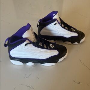 Jordan Kids Pro Strong “White Black Electro Purple”Size 2